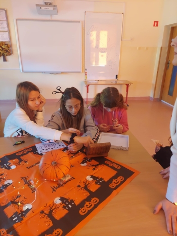 f35630e7-f0cc-4920-b911-3721459e423f