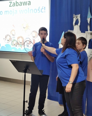 c8d27c24-03ff-472f-8feb-ee15c390ee10