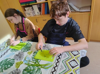 ed1bd758-6c7d-4c23-b8dc-77fb9e00d395