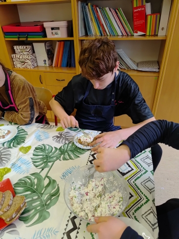 08a1c576-3959-4284-a847-bc284cdf0b41