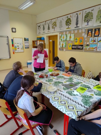 b0122f9e-6653-40a2-8389-f79bb8eb4c38