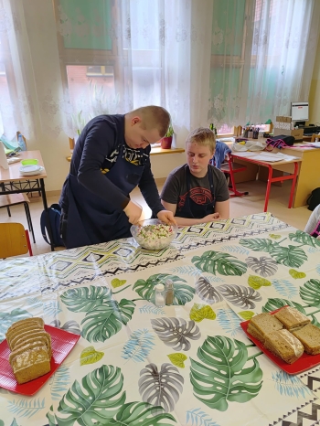 db729f81-2d11-4d46-9a9d-cdd9b395e1fc