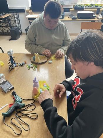 386ef9d0-aee6-4179-9a37-dfd8b7c117f2