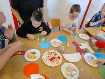 287b2853-27f4-4251-896e-fa37bf151672