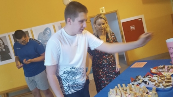 11