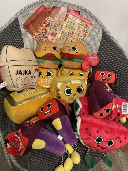 Zbiórka naklejek z sieci sklepów Biedronka