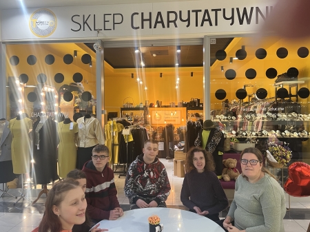 Kariera bez barier- praktyki wspomagane w sklepie charytatywnym