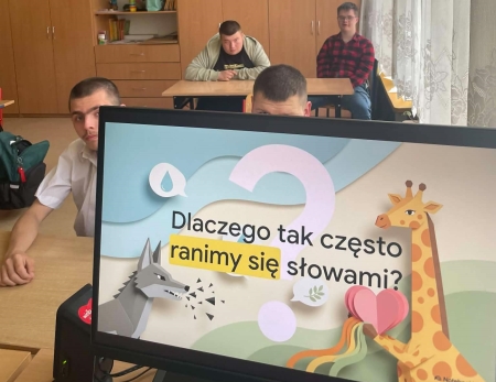 „Jestem bezpieczny, odpowiedzialny i świadomy w Internecie i w życiu codziennym” - podsumowanie programu własnego