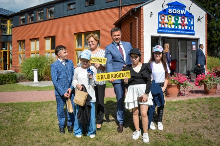 ''Idziemy po odwagę i mądrość''. Miejska Inauguracja Roku Szkolnego 2026/2027 i przekazani
